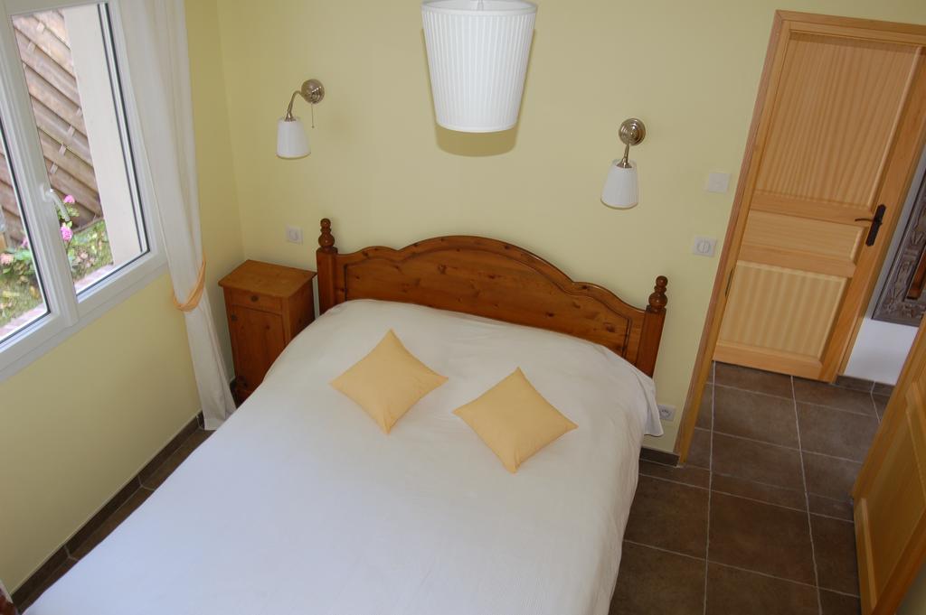 Whitley Cottage Condette ภายนอก รูปภาพ